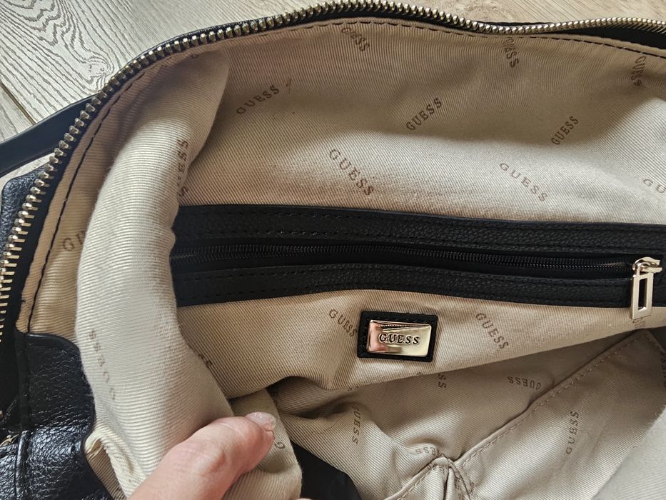 Дамска чанта Guess