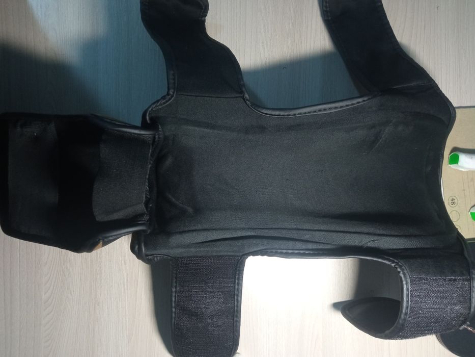 Щитки Venum для кикбоксинга,размер М (37)