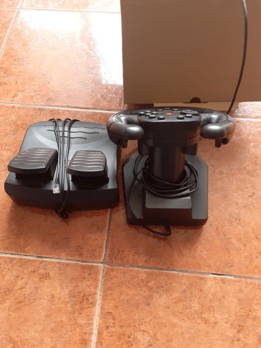 Vand volan Trust GXT 570