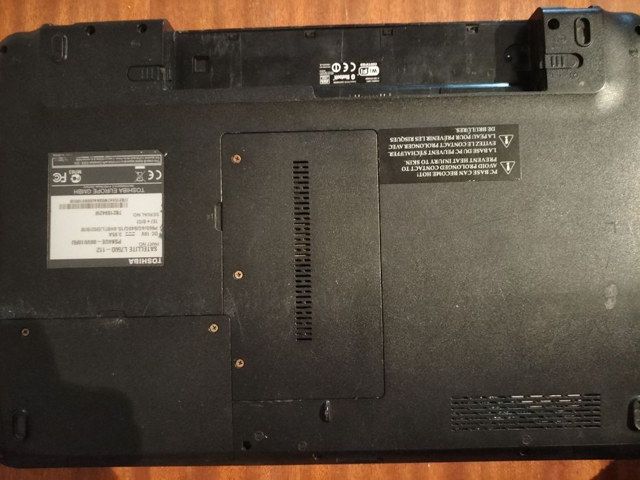 Ноутбук TOSHIBA.