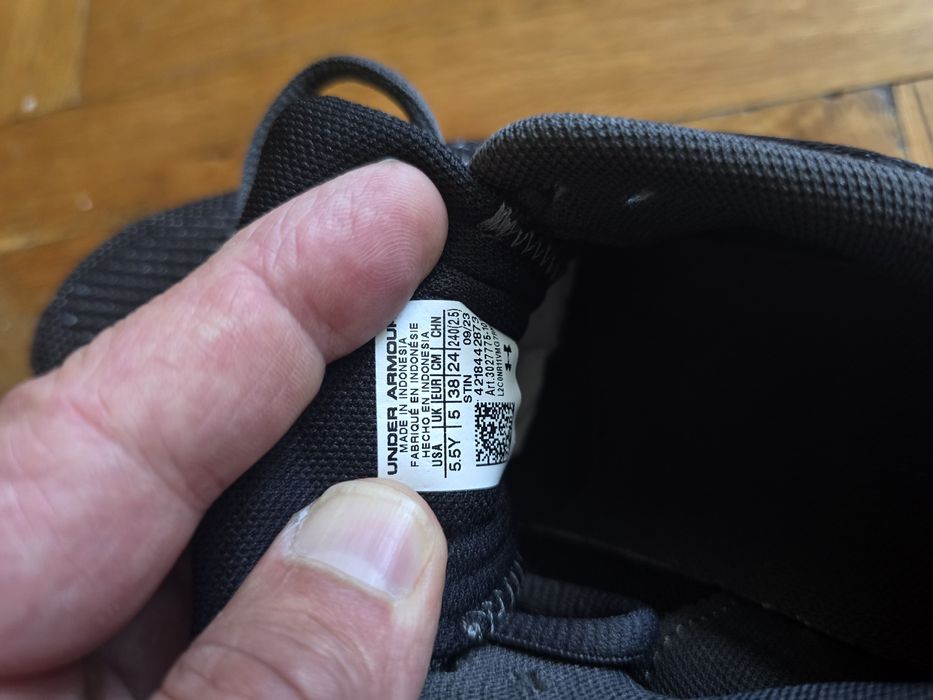 Маратонки Under Armor  38 номер