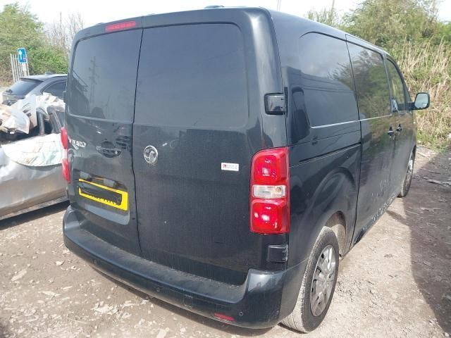 Dezmembrez Opel Vivaro Generatia C an 2021 1.5 Diesel