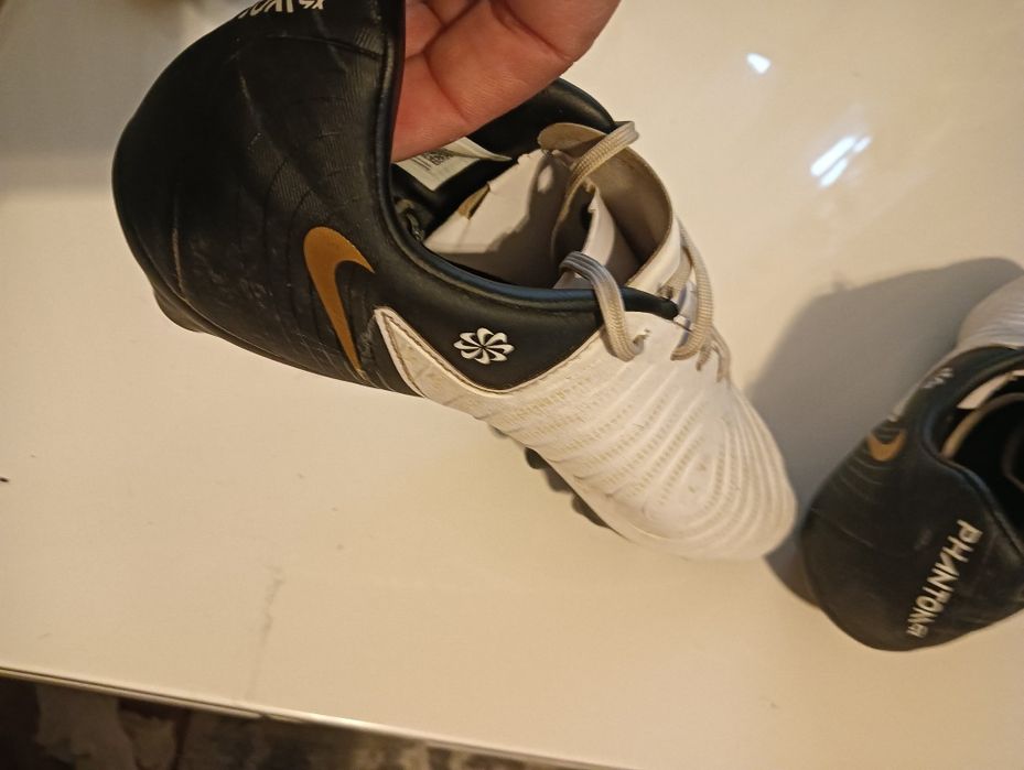 Crampoane Nike PHANTON preț 100 lei