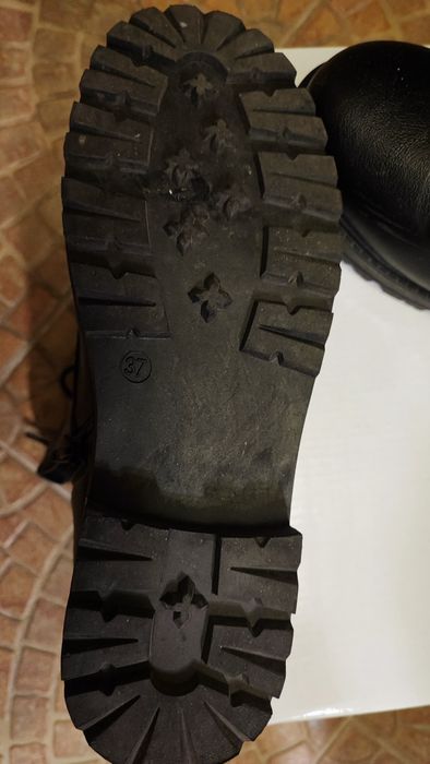 Ghete imblanite pentru fete, impecabile, ca noi, marimea 37