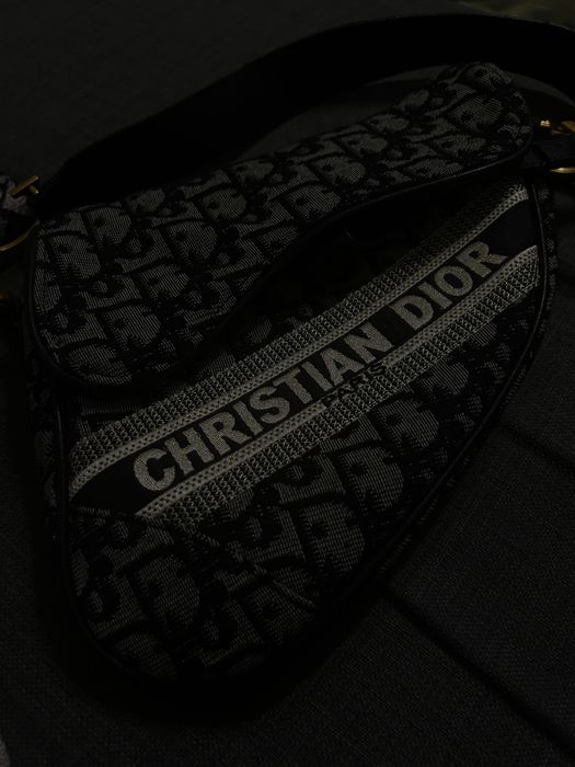 Продавам дамска чанта в перфектно състояние.