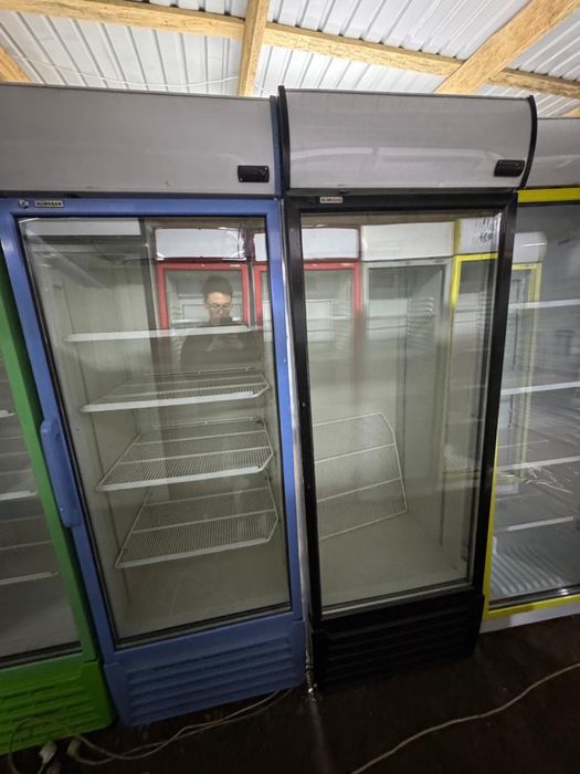 Продам витрины холодильнике