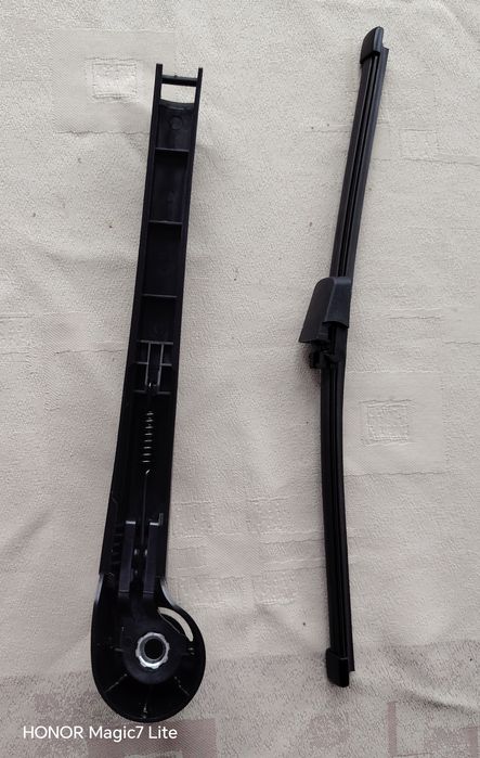 Задна чистачка за VW Golf 5, 6