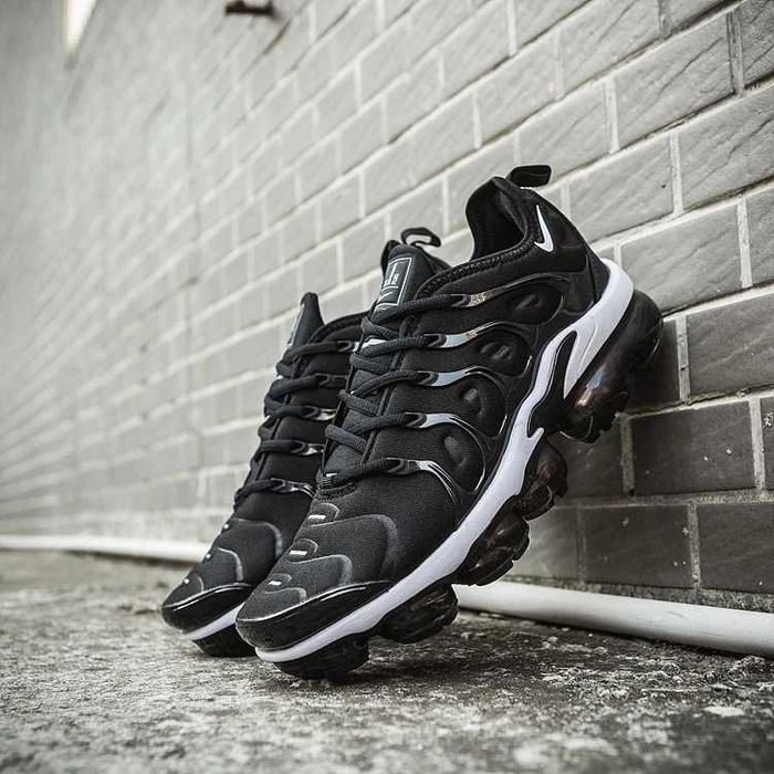 НОВИ! / Nike / Air Vapormax / Plus Black & White