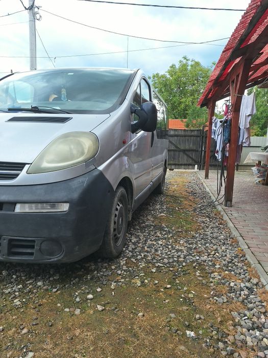 Vând mașină opel vivaro