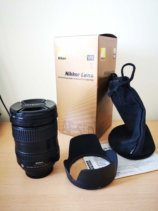 Объектив NIKON AF-SDX VR ZOOM-Nikkor 18-300