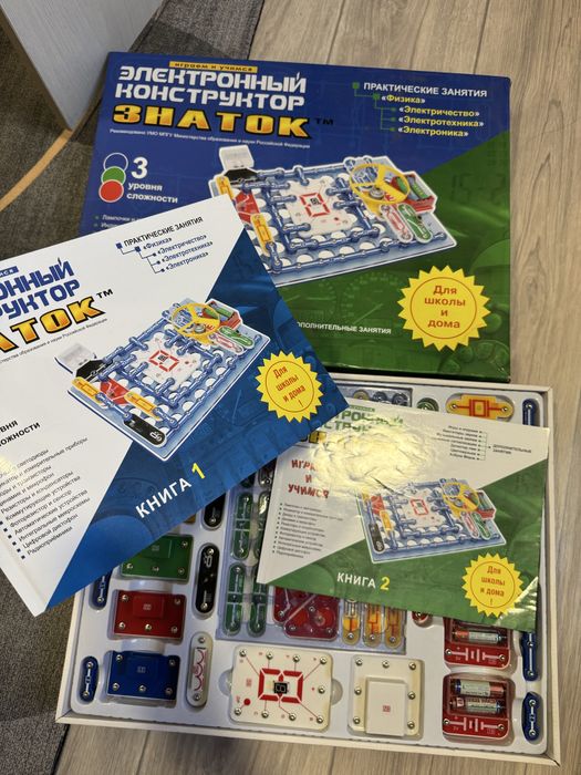 Продам электронный конструктор «Знаток»