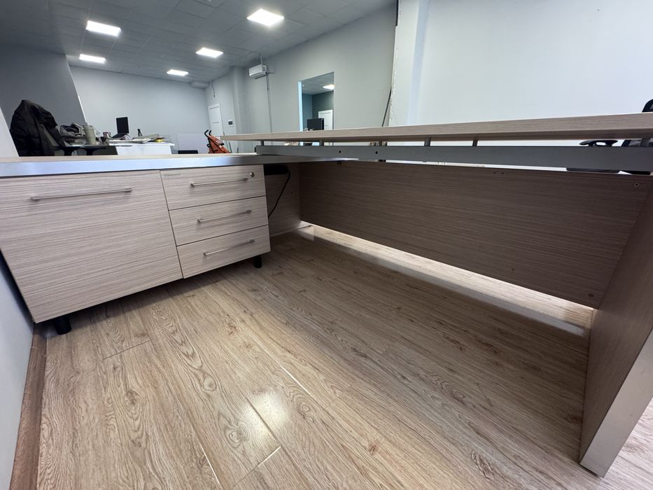 Стол рабочий с креслом