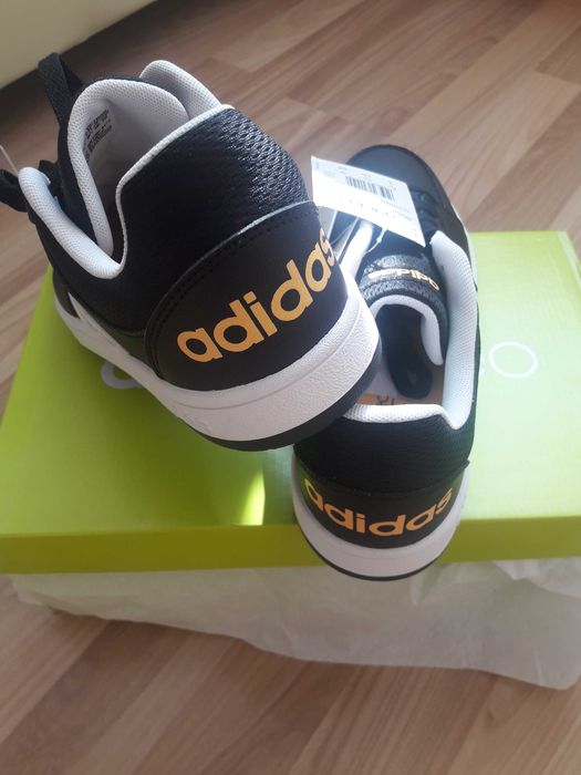 Спортни обувки адидас