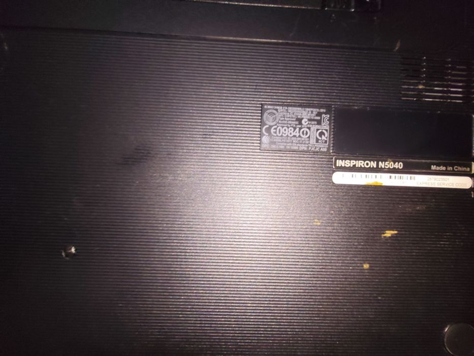 Laptop dell inspiron n5040 , citiți descriere va rog frumos!!!