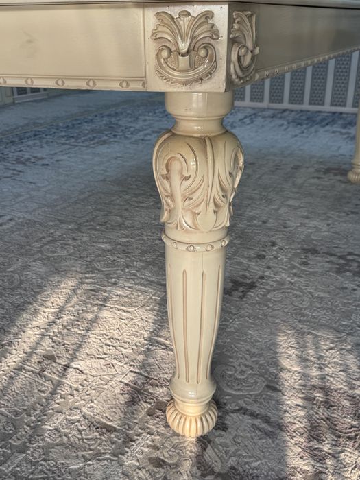 Продам стол и стулья