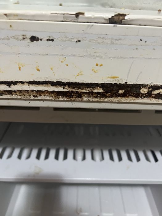 Продам холодильник состояние среднее