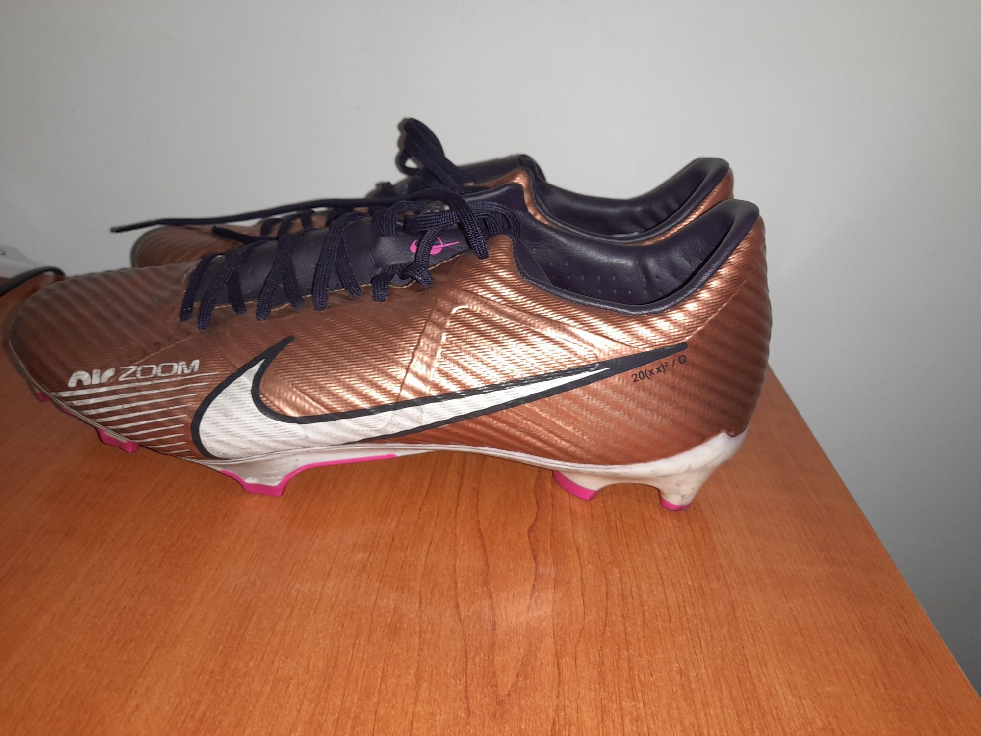 V nd crampoane nike mercurial Cap Aurora OLX.ro