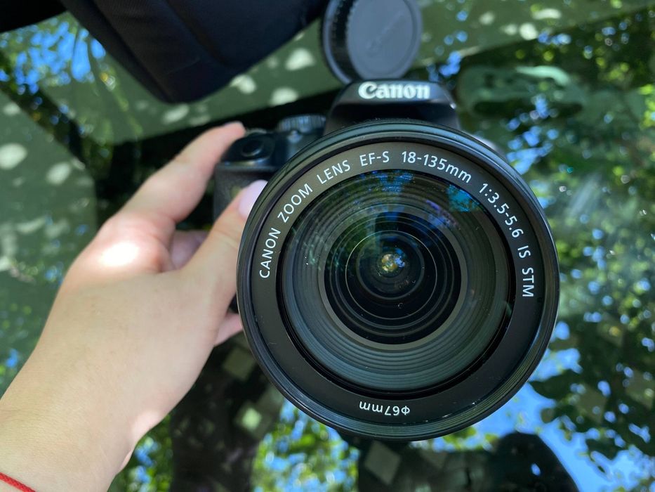 Продам камеру Canon650d + синхронизатор godox