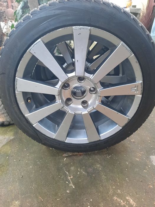 Vand roți autoturism.