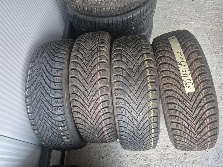 Vând cauciucuri 195/65/15 M+S set complet  //Pirelli// imp Germania