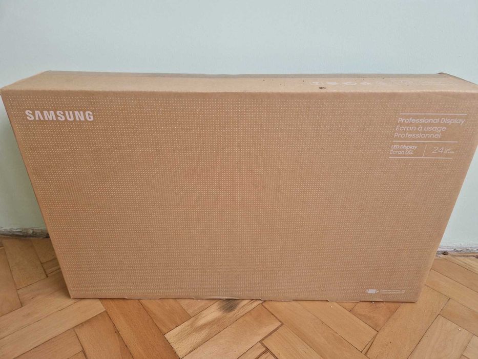 Samsung Outdoor Signage OH24B