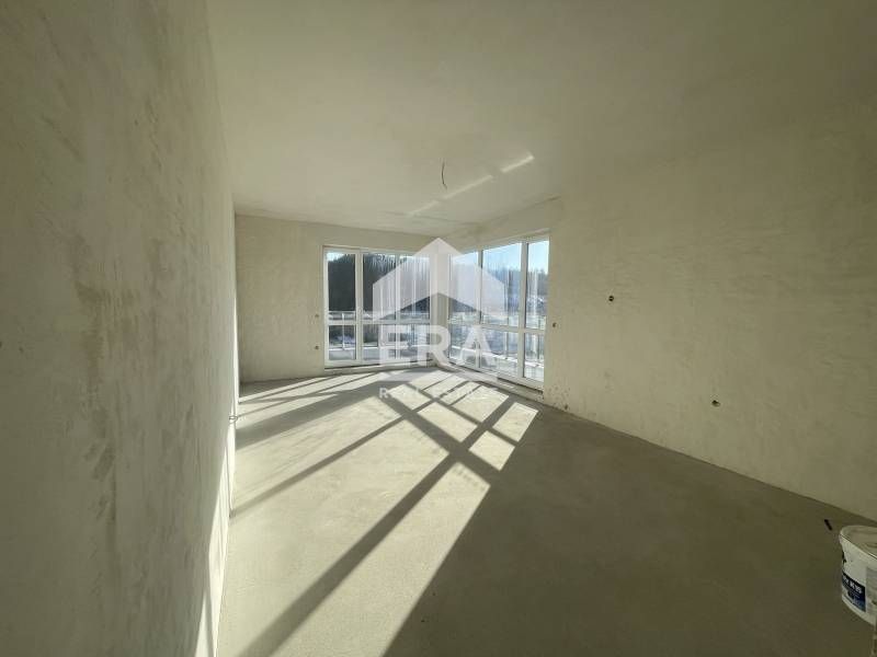 Двустаен апартамент за продажба, с гледка към борова гора, в новопостр