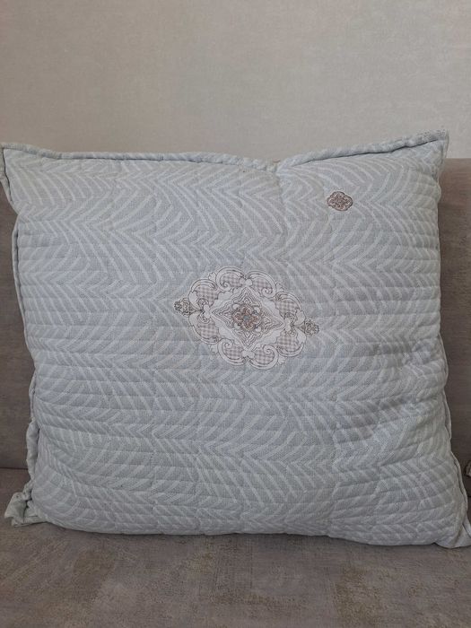 Одеяло двухспальное и подушки