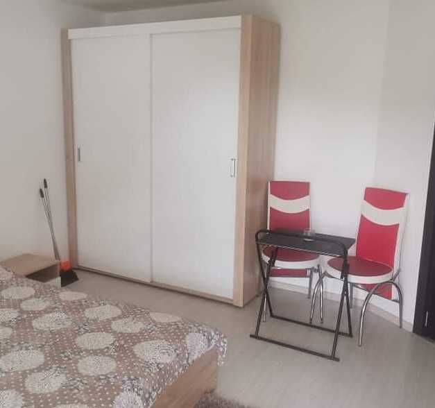 Дава се под наем Едностаен апартамент в Пловдив, Гагарин - 45 кв.м за 173.4 € - Снимка #2