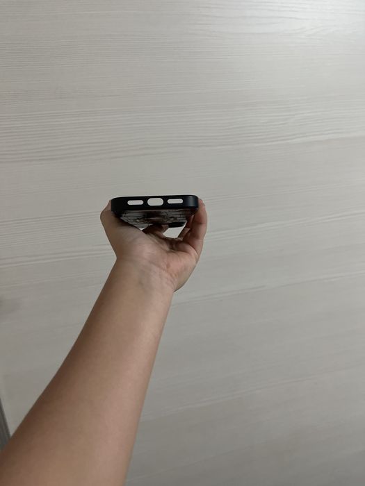 Чехол на iPhone 13 срочно продать‼️