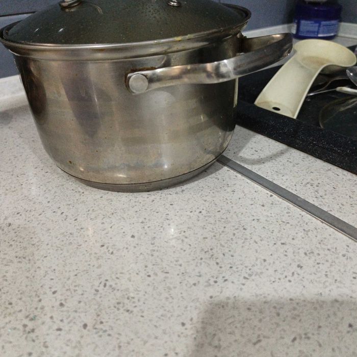 продам кастрюлю недорого