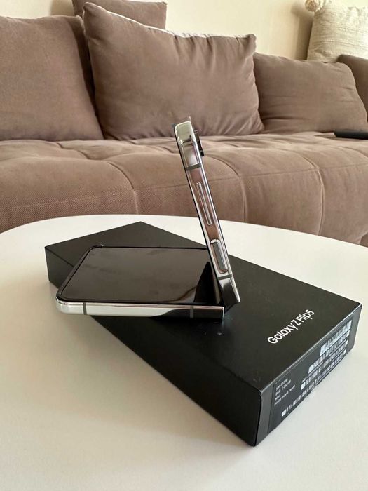 Galaxy Z Flip 5 с гаранция
