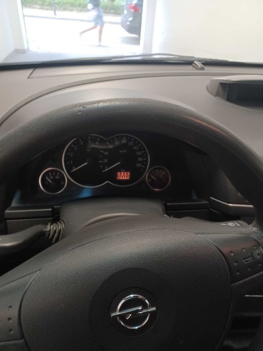 Opel Meriva 1.7 CDTI год 2004