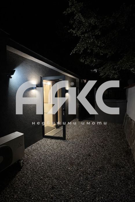 Дава се под наем Офис в София, Център - 30 кв.м за 428.91 € - Снимка #6