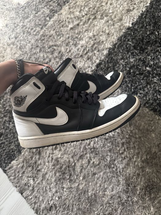 Jordan 1 black and white