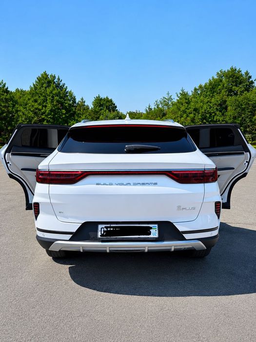BYD Song Plus Flagship. 2023 оқ-ранг