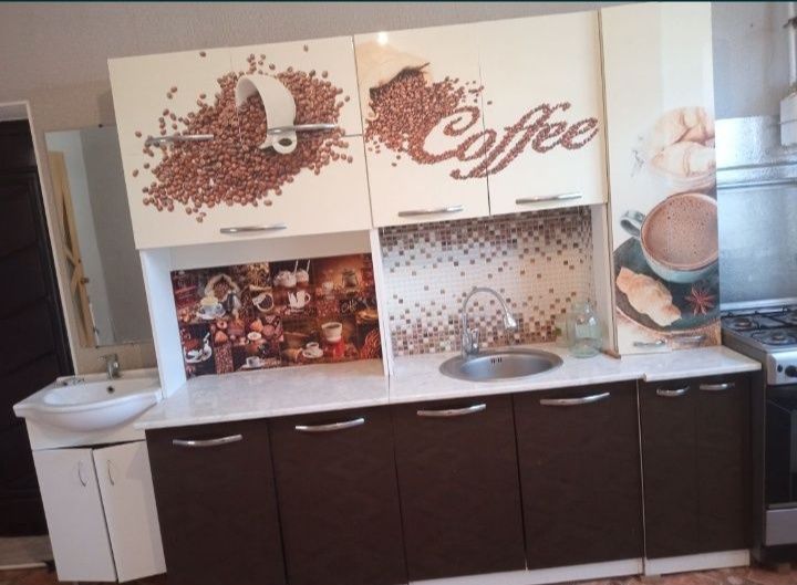 Кухонный гарнитур Продам.