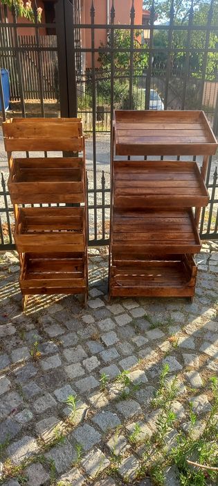 Продавам  охладителна витрина,светлина табела и др.неща.