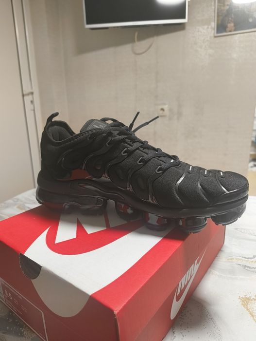 Обувки Nike Air Vapormax Plus ,43 ,НОВИ