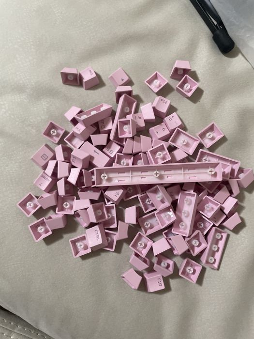 Розовые Кейкапы для клавиатуры