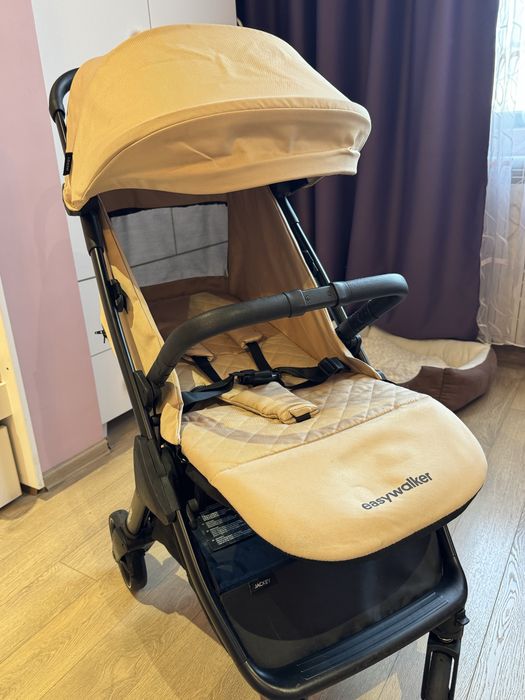 Детска количка Easywalker Jackey – Лекa, компактна и с автоматично сгъване