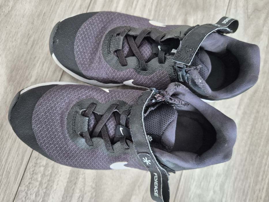 Adidasi Nike,marimea 35
