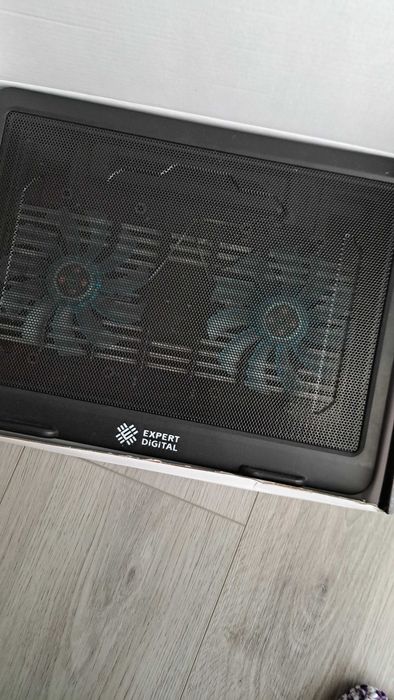 Suport laptop cu racitor