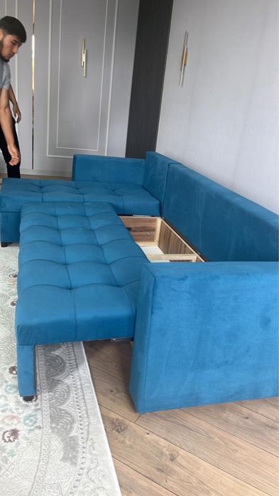 Продам угловой диван 280 см.