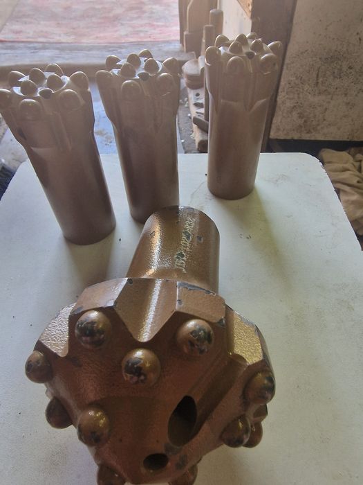 Коронки буровые новые.