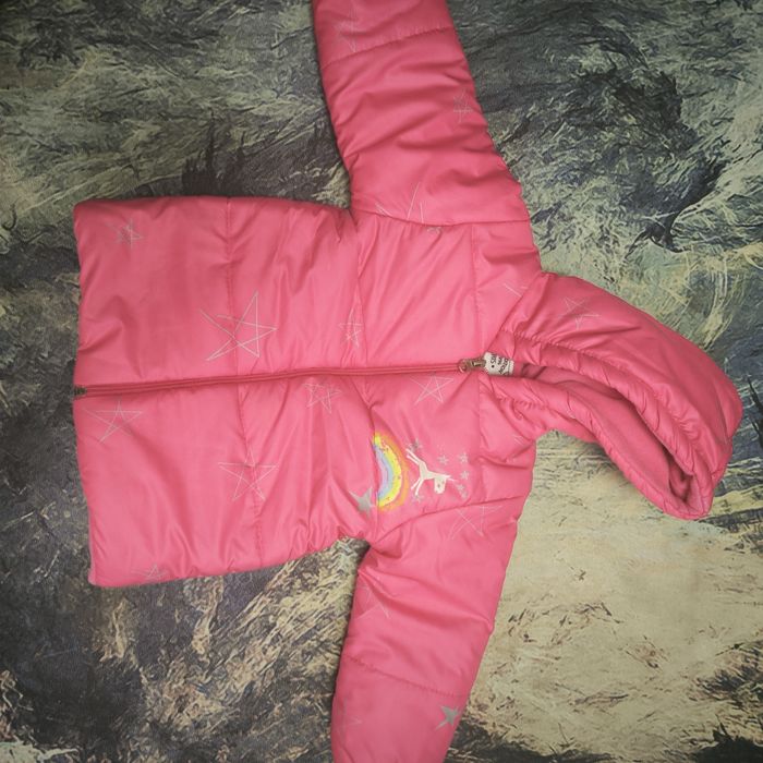 Зимни якета и космонавт