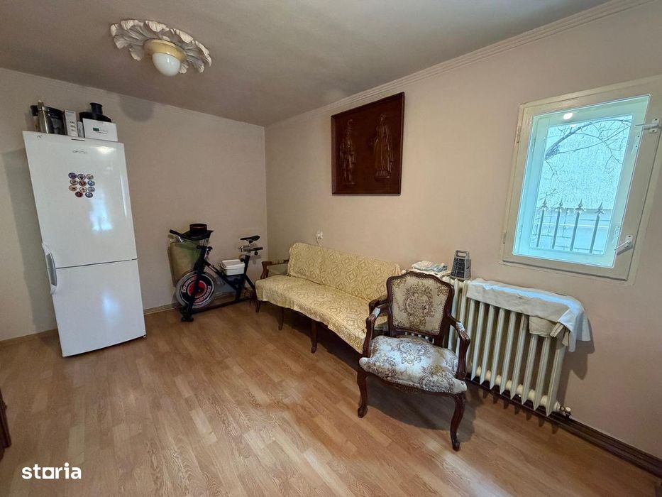 Casa de 2 camere, 100mp + terasa si anexe, 390mp teren, zona Tatarasi