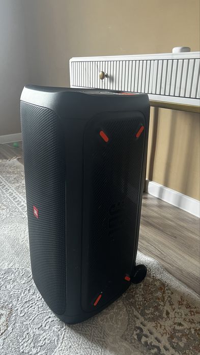 Продаю jbl partybox 310