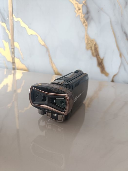 Продам видеокамеру DXG