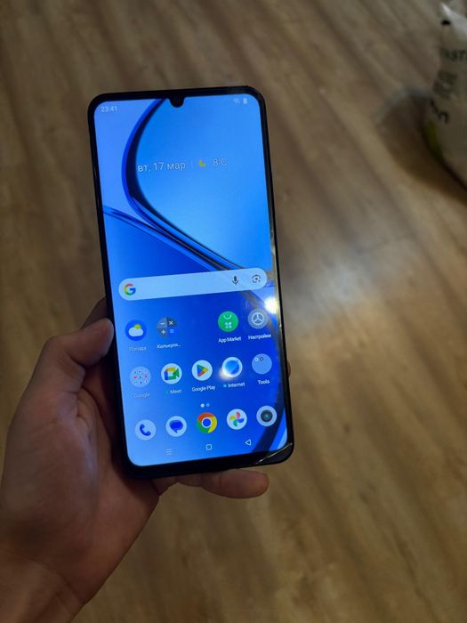 Продам телефон Realme