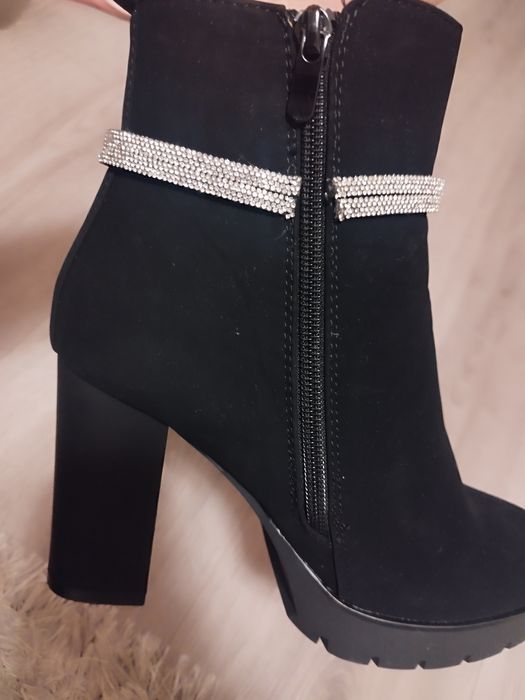 Botine Negre noi nouțe